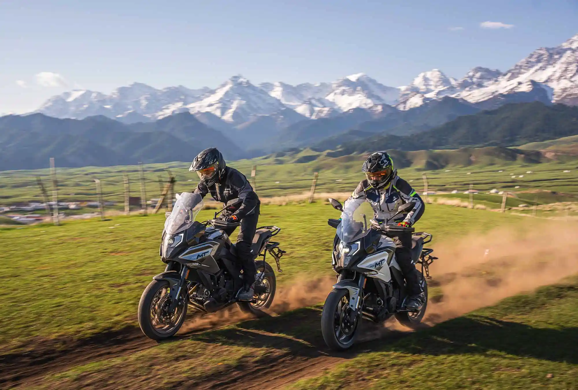 Nouvelle CFMOTO 700 MT