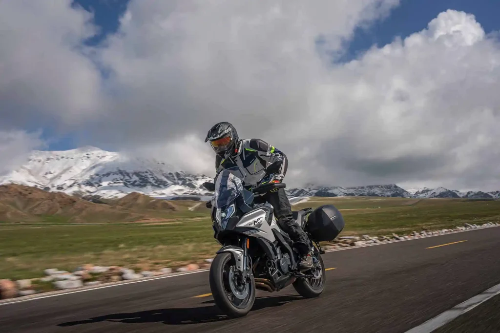 Nouvelle CFMOTO 700 MT