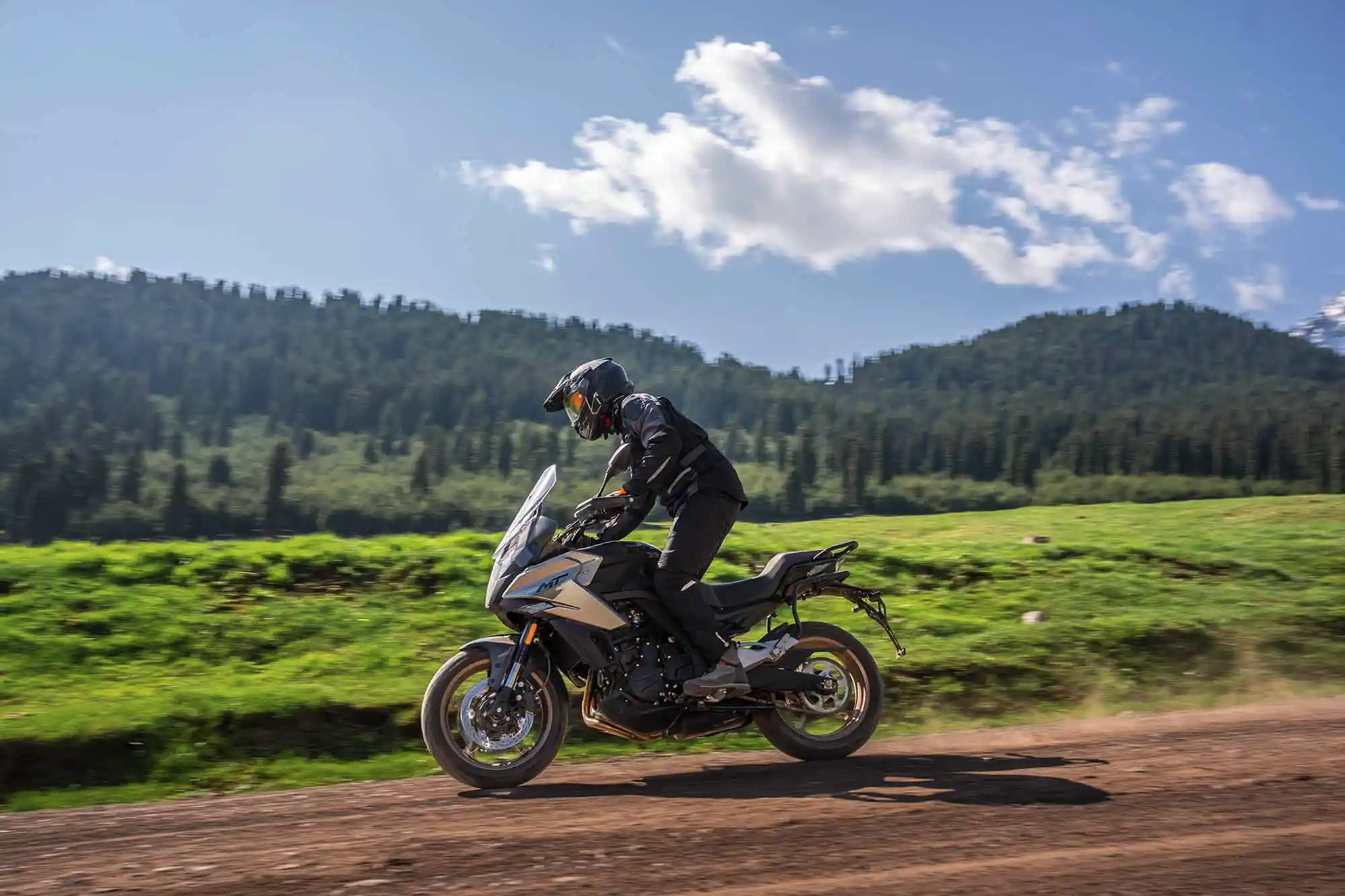 Nouvelle CFMOTO 700 MT