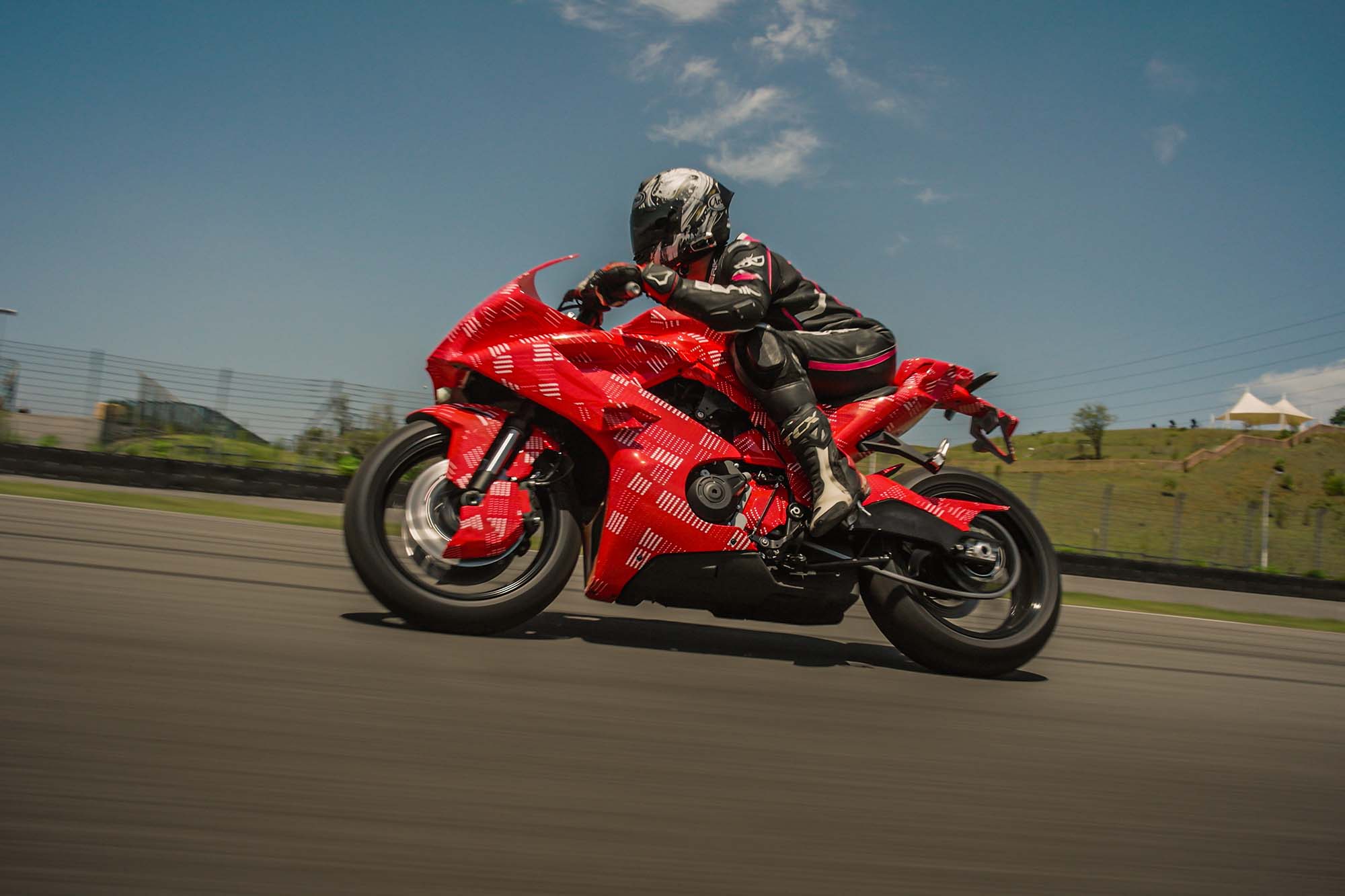 CFMOTO 675SR et 500SR – Le futur de la gamme sportive