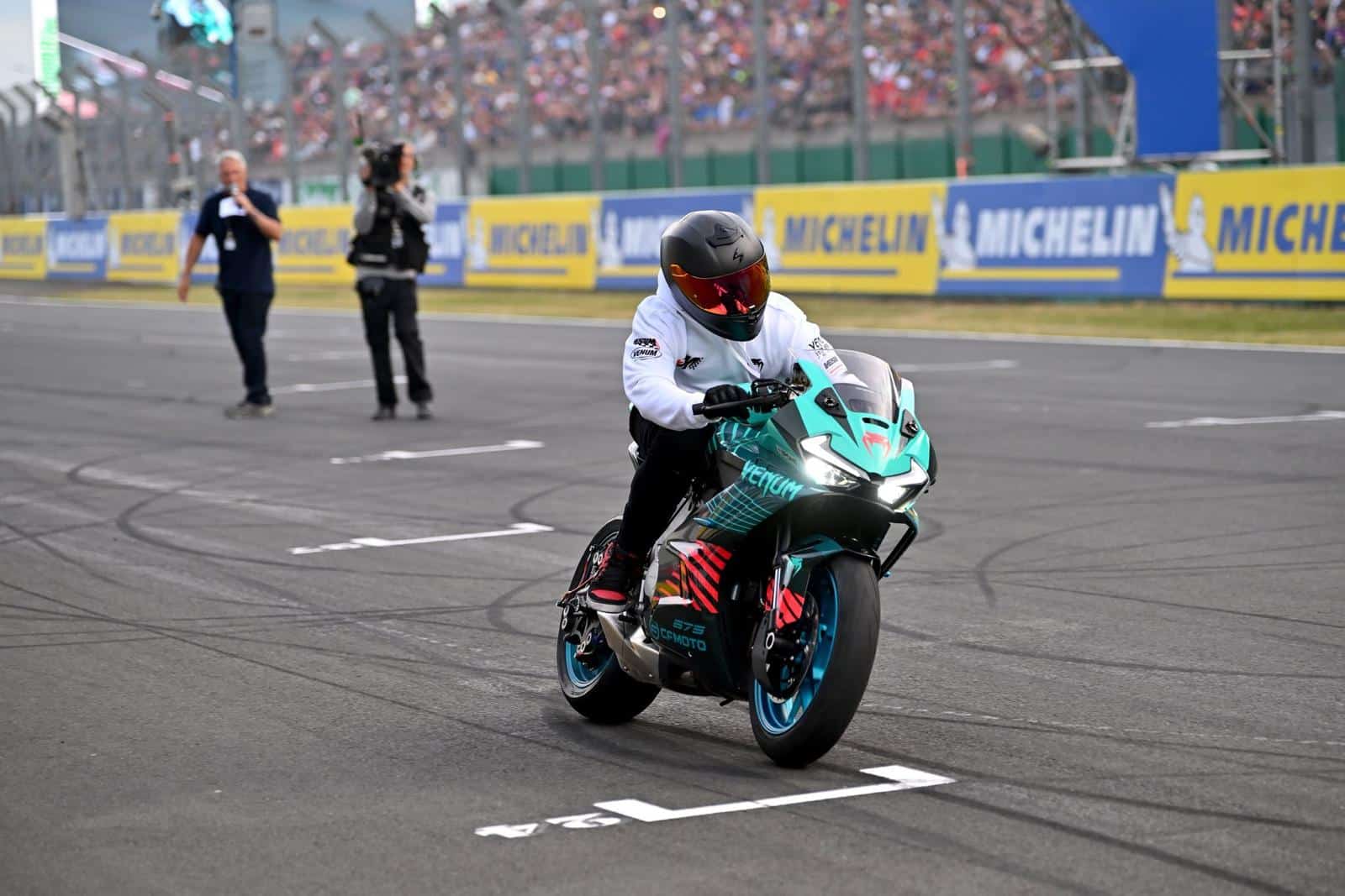 CFMOTO au GP de France Moto 2026 — village moto