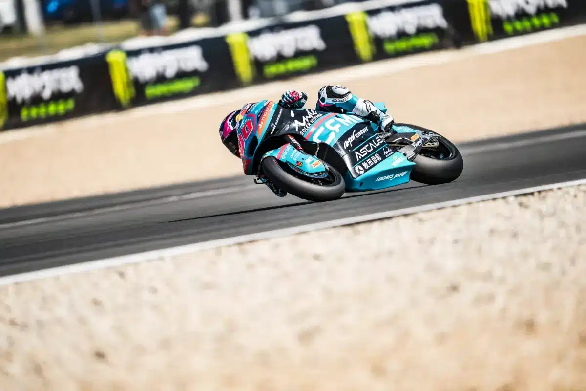 Moto du CFMOTO Aspar Team en piste au Grand Prix de Tchéquie 2026, circuit de Brno