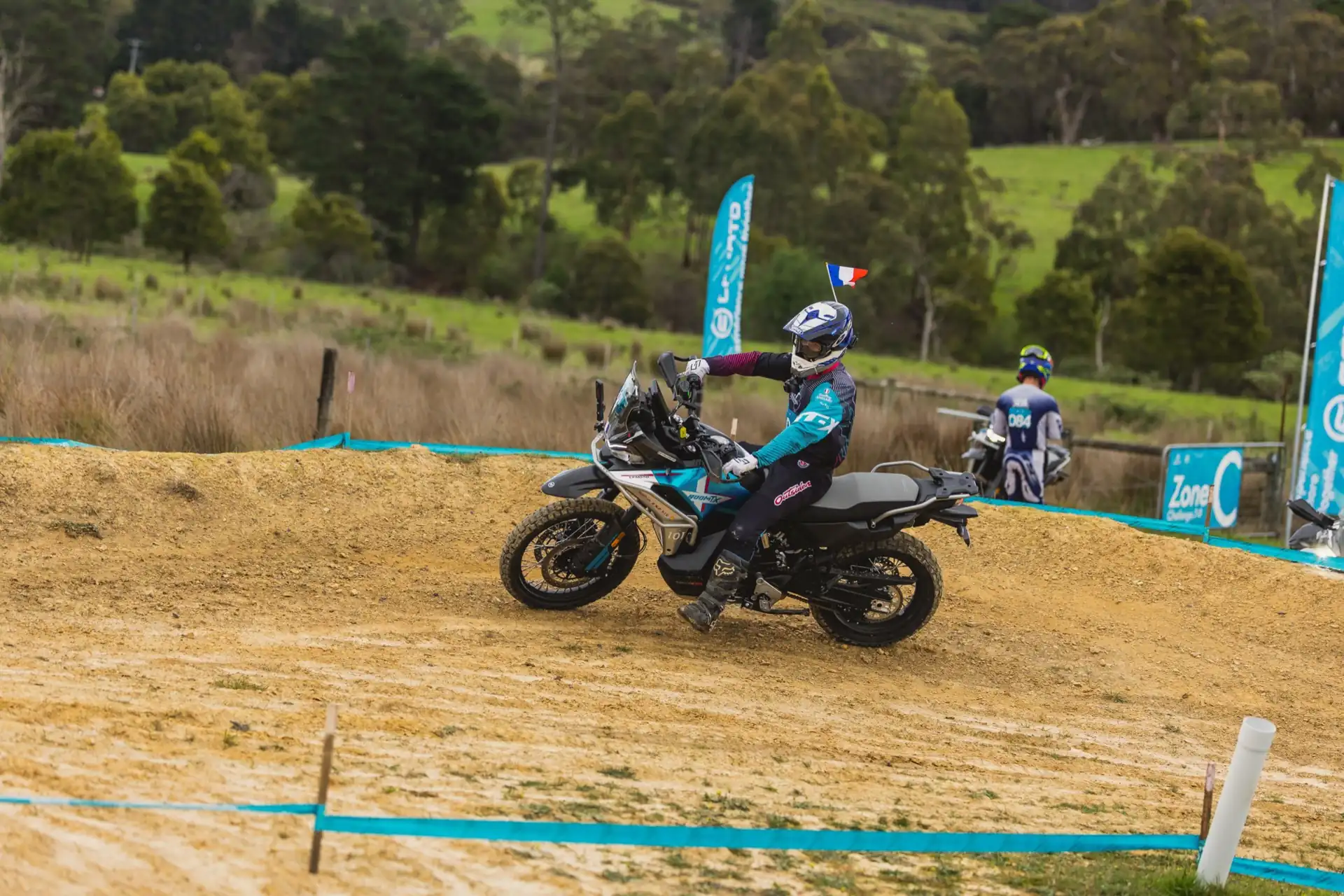 CFMOTO 125NK photo détail